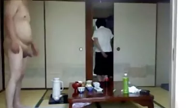 Dude មីងដ៏អស្ចារ្យ fucked បន្ទាប់ពីការចំអន់លេងជាមួយពោះវៀនមួយ