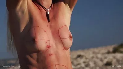 ក្រុម Super-fucking-ទឹកឃ្មុំក្តៅនៅក្នុងអាវទទួលបាន coochie ពីវត្ថុចំលែកមួយ