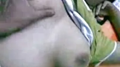 Chick ឧស្សាហ៍ព្យាយាម fucked ដោយបុរសខ្មៅ