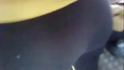 ទារក fucked នៅក្នុងពន្ធមួយ