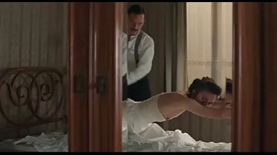 ទន់ភ្លន់ masturbating pussy ប៍នក្នុងជើងខ្មៅ