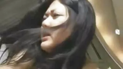 Young បាន hahal fucked pussy មានរោមនៅក្នុងផ្ទះបាយ