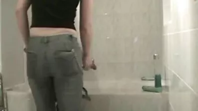 Fucks ម្រាមដៃដែលធ្វើខុសច្បាប់មានរោមរបស់នាង