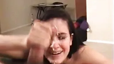 ក្រុម Super-fucking-សត្វក្តៅ fucked នៅក្នុងខោនិងឈានដល់កម្រិតកំពូលនៃការមានអារម្មណ៍រីករាយ