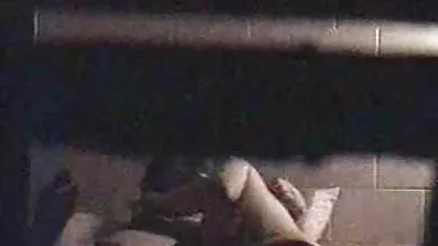 Fucking ក្នុងខោជាមួយ brunette ប្រណិតជាមួយរាងកាយឆើតឆាយ