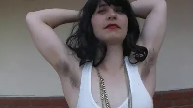 បូមប្រយុទ្ធ fucks mamzel busty ក្នុង Pussy