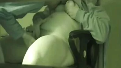 Exhausted ដោយ chick ចិត្ដលោភលន់លោតនៅលើជល់