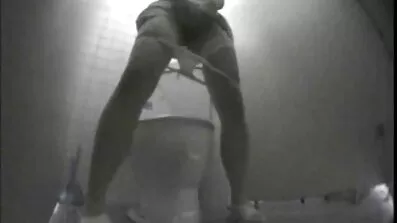 ឆ្កេស្រឡាញ់រែ pussy ជាមួយនឹងការបូម