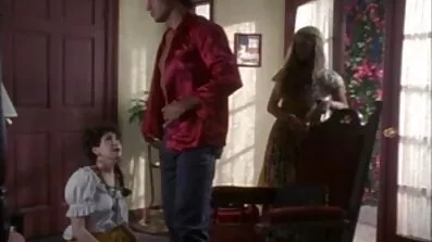 Immodest បុរសន្លឹ fucked ស្លុតរបស់គាត់