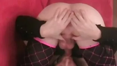 Fucks ទេសចរណ៍ Saucy ក្មេងស្រីជនជាតិបារាំងនៅក្នុង Pussy