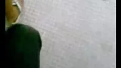ដើម្បីមិនទទួលបាន Deuce fucked ដោយគ្រូនៅលើតុ