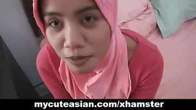ការលោភលន់ pulcino chick បានបន្ថែមទៀតថា dildo ក្នុង pussy និងលា